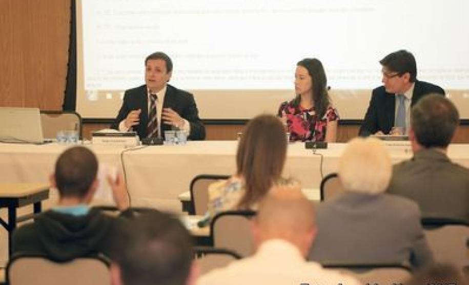 Sérgio Cruz Arenhardt foi o convidado para falar no Ciclo de Palestras do Novo CPC, promovido pela Escola Superior da Procuradoria Geral do Estado do Paraná