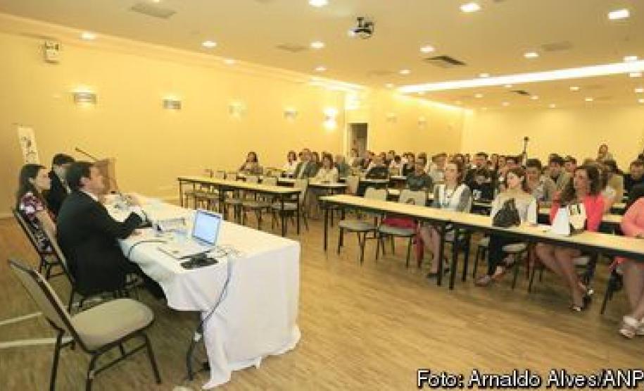Sérgio Cruz Arenhardt foi o convidado para falar no Ciclo de Palestras do Novo CPC, promovido pela Escola Superior da Procuradoria Geral do Estado do Paraná