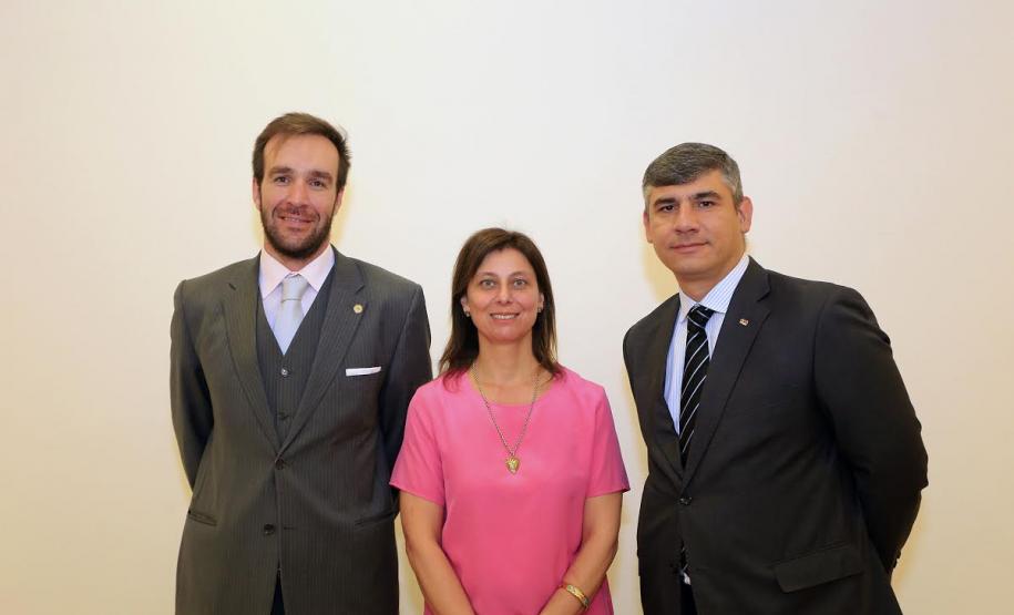 Procurador-chefe da Procuradoria Administrativa, Roberto Nunes de Lima Filho, coordenadora da Escola Superior da PGE, Leila Cuéllar, e advogado e professor Sandro Gilbert Martins