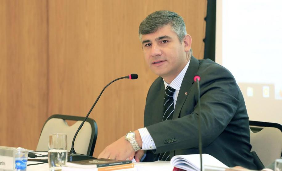 Advogado e professor Sandro Gilbert Martins foi o convidado para o Ciclo de Palestras sobre o Novo CPC