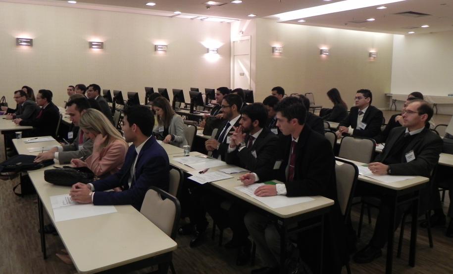 Durante três dias, os 26 procuradores ficarão em Curitiba para troca de experiência, antes de se deslocar para as regionais do interior do Estado, onde ficarão lotados.