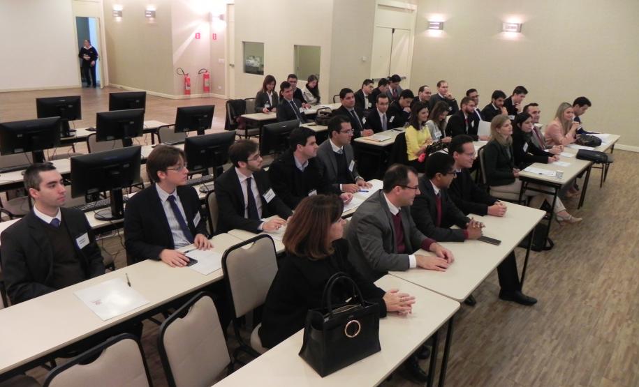 Durante três dias, os 26 procuradores ficarão em Curitiba para troca de experiência, antes de se deslocar para as regionais do interior do Estado, onde ficarão lotados.