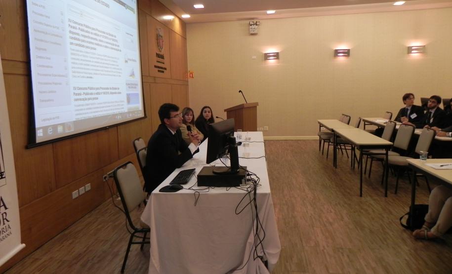 Durante três dias, os 26 procuradores ficarão em Curitiba para troca de experiência, antes de se deslocar para as regionais do interior do Estado, onde ficarão lotados.